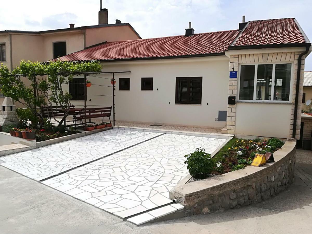 Apartment And Rooms Markovic Senj  Eksteriør bilde